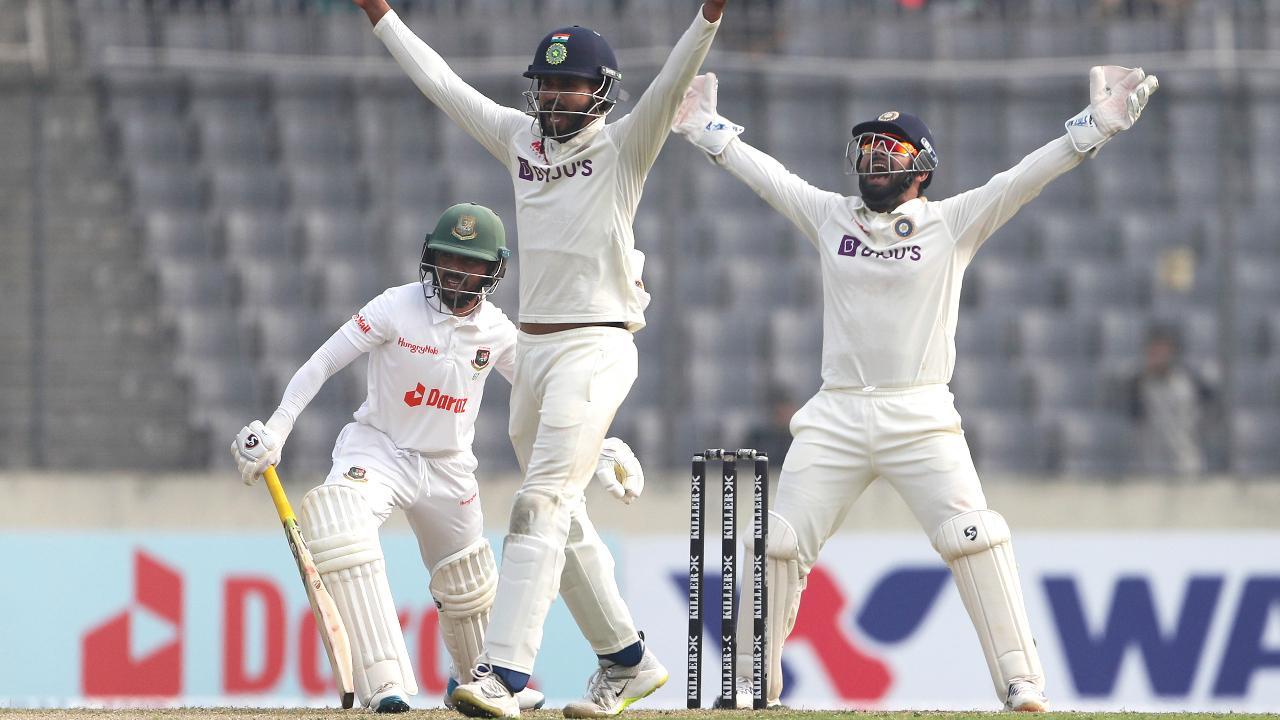 India bowl out Bangladesh for 227 in first innings