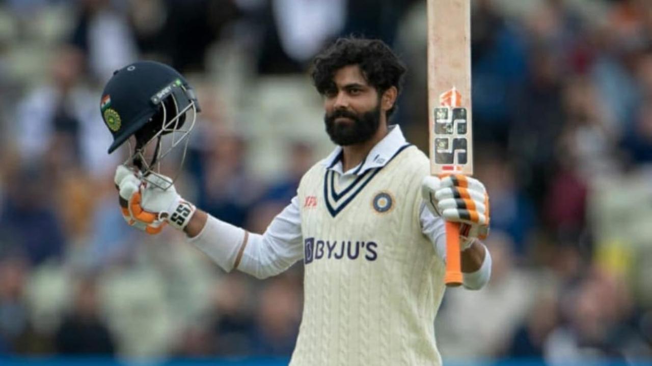175* & 9/87 vs SL at Mohali (2022)
Jadeja smashed an unbeaten 175* runs in the first innings and took 5 wickets. He picked up 4 wickets in the second innings, including that of skipper Dimuth Karunaratne and vice-captain Dhananjaya de Silva