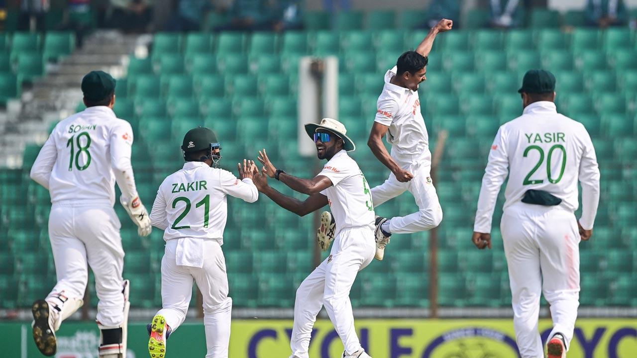 Bangladesh put India on backfoot in first session of first Test