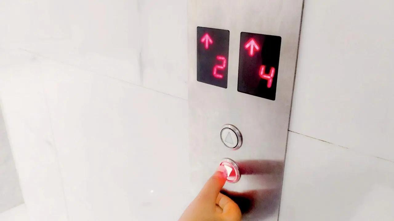 Thane: Group of students stuck in school lift, no one hurt