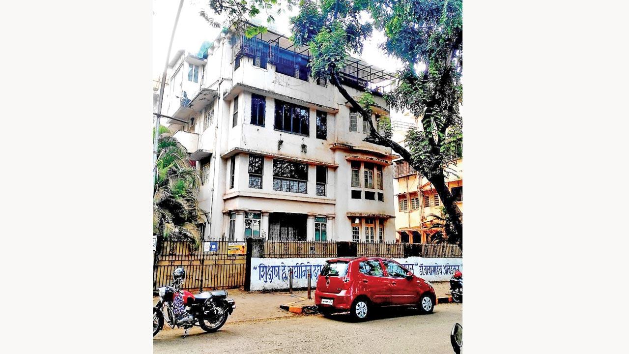 Sarah Lodge at Shivaji Park, with a view of the Star of David embedded in its compound and balcony grills