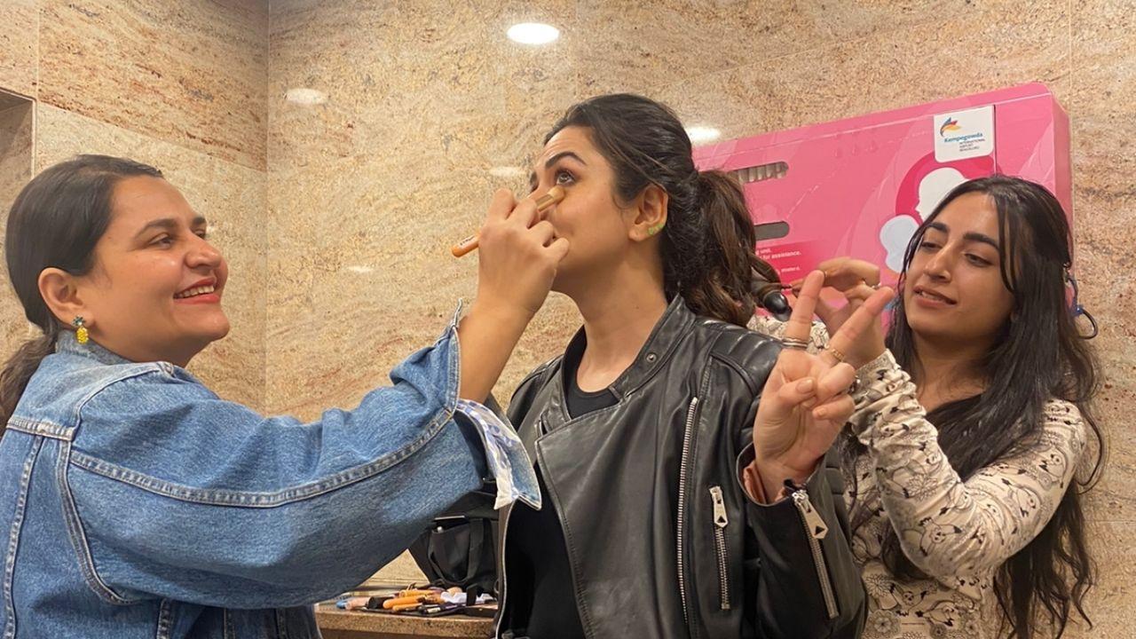 WATCH: Ridhi Dogra’s quick makeover at the airport amidst city promotions