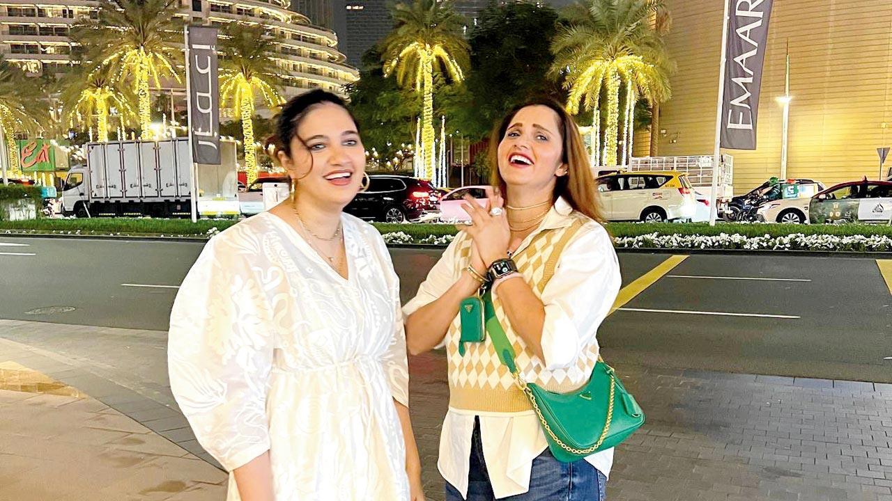 Sania Mirza helps sister Anam make it through life