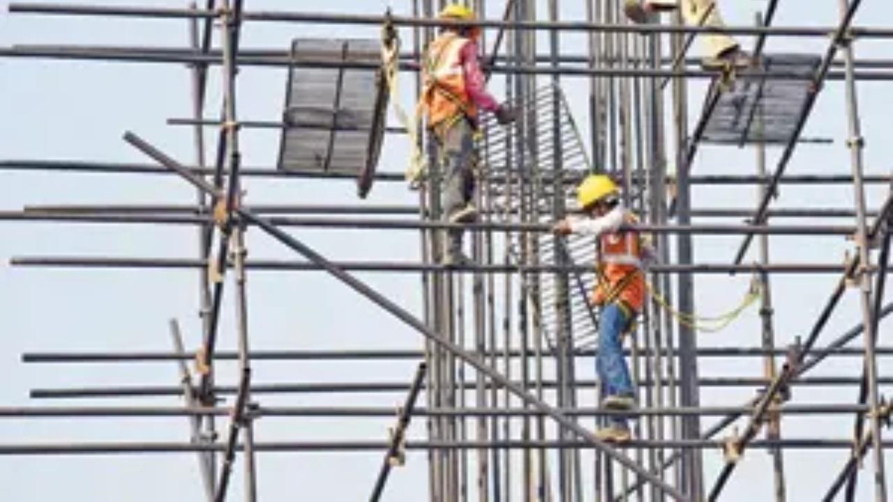Mumbai: 5 injured after bamboo scaffolding collapses in Lower Parel