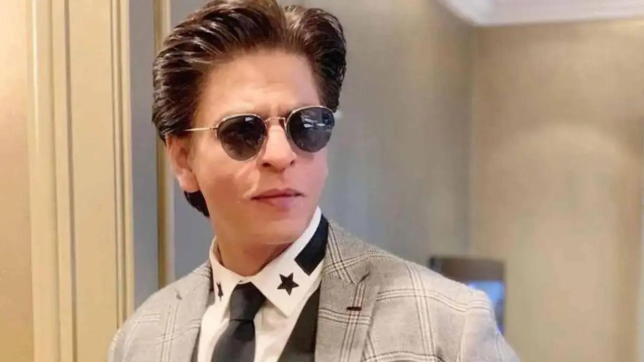 Bollywood actor Shah Rukh Khan offered prayers at the revered shrine of Mata Vaishno Devi atop Trikuta hills in Reasi district of Jammu and Kashmir, an official said on Monday. Khan, dressed in complete black with hooded jacket, reached the shrine late Sunday night to pay his obeisance, the official said. 