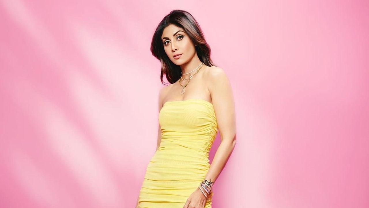 Monday Motivation! 'Core training' with Shilpa Shetty