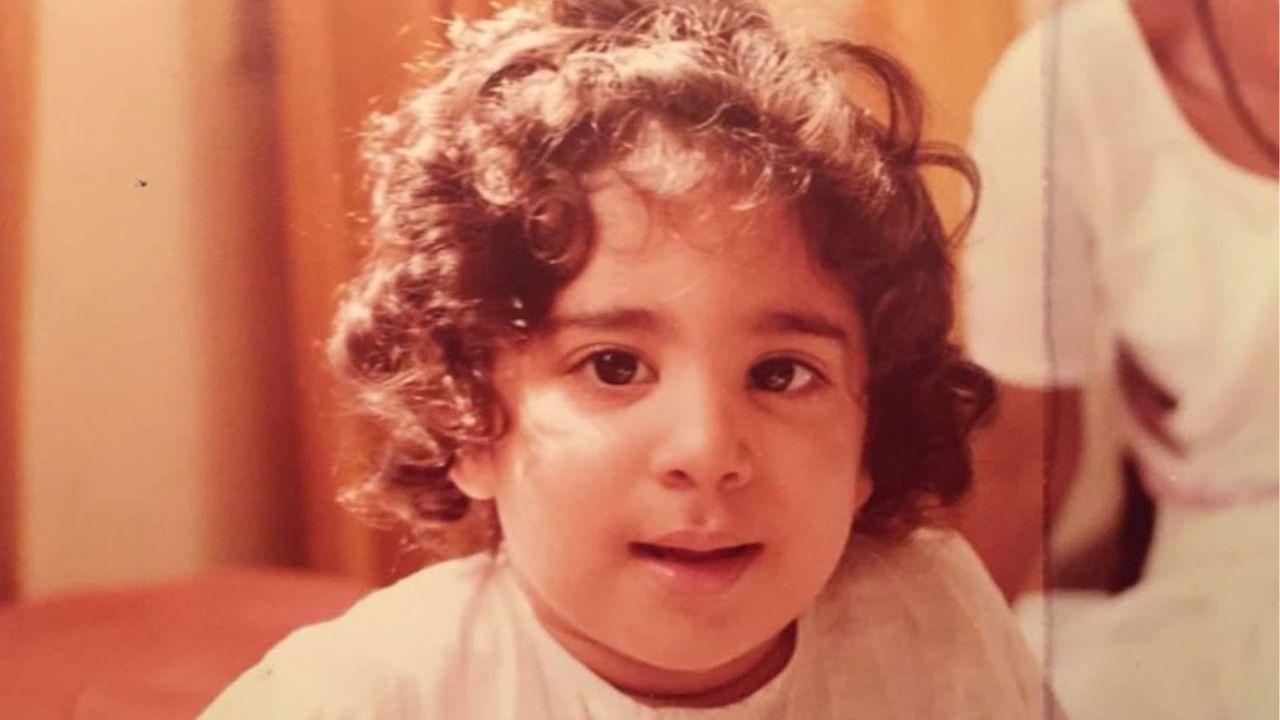 Guess the name of this star kid who is presently seen in an OTT ‘Pitcher’!