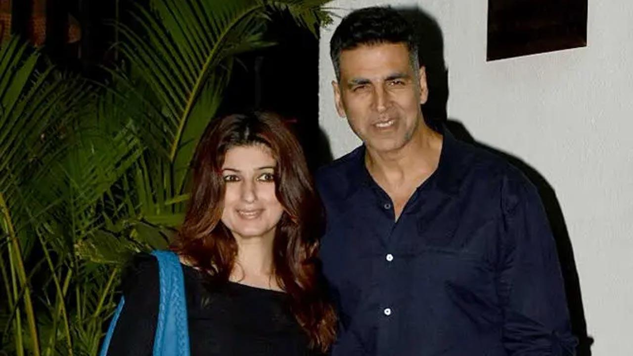 Akshay Kumar turns guitarist on Christmas, Twinkle says 'glad did not witness this'