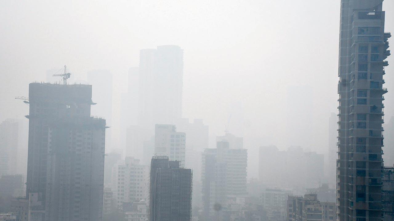 Mumbai: Thick smog envelops city, as air quality ‘very poor’