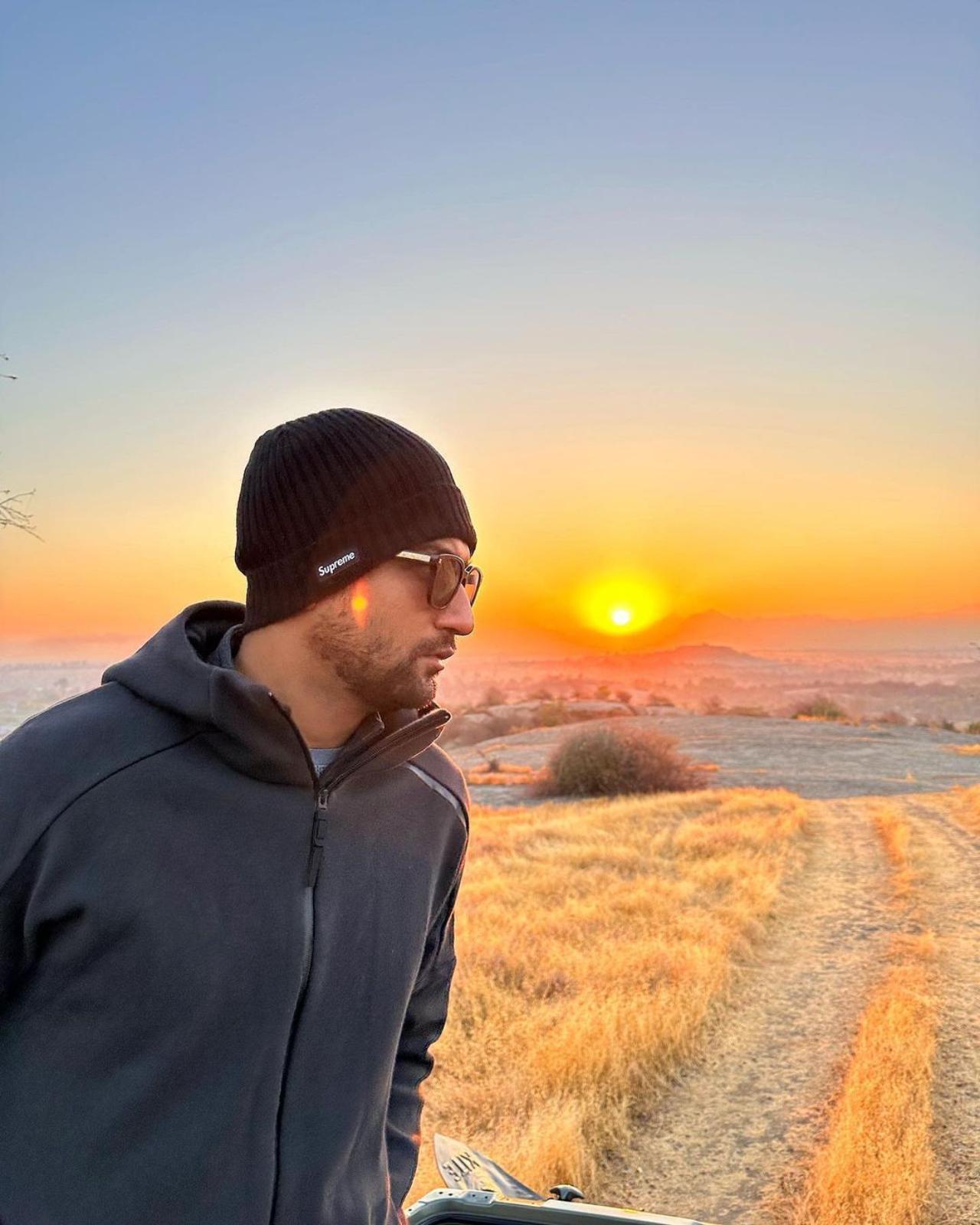 On Wednesday, Vicky took to his Instagram handle and shared a picture of himself in the backdrop of a beautiful sunset. Sharing the picture, he wrote, 