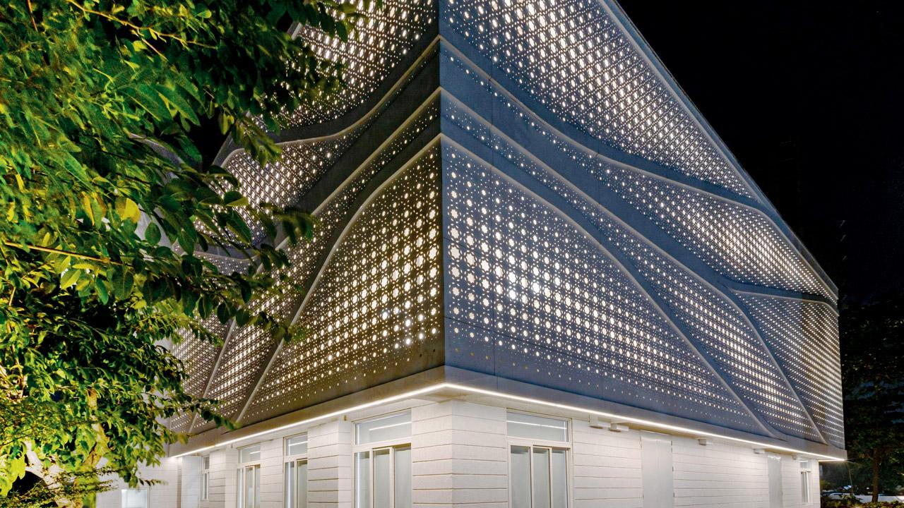 These screens protect the building from solar radiation and offer privacy