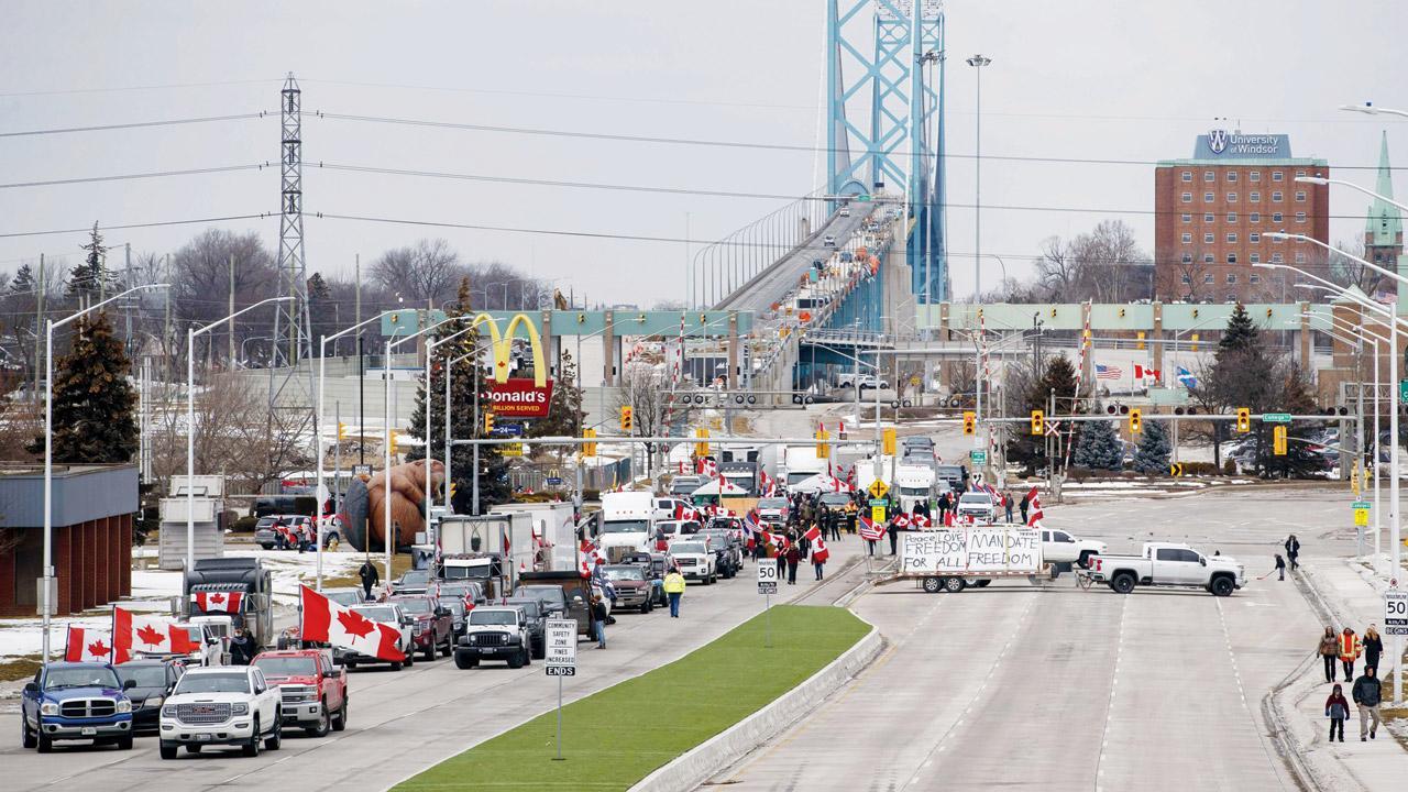 ‘Use federal powers, end bridge blockade’