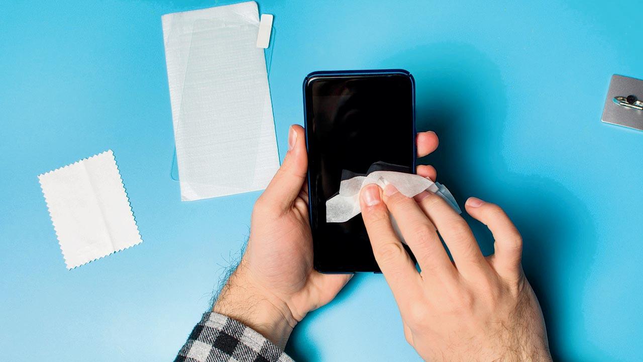 Their gadget wipes are made with a non-alcoholic  formulation and 100 per cent  biodegradable viscose fibre which is skin friendly