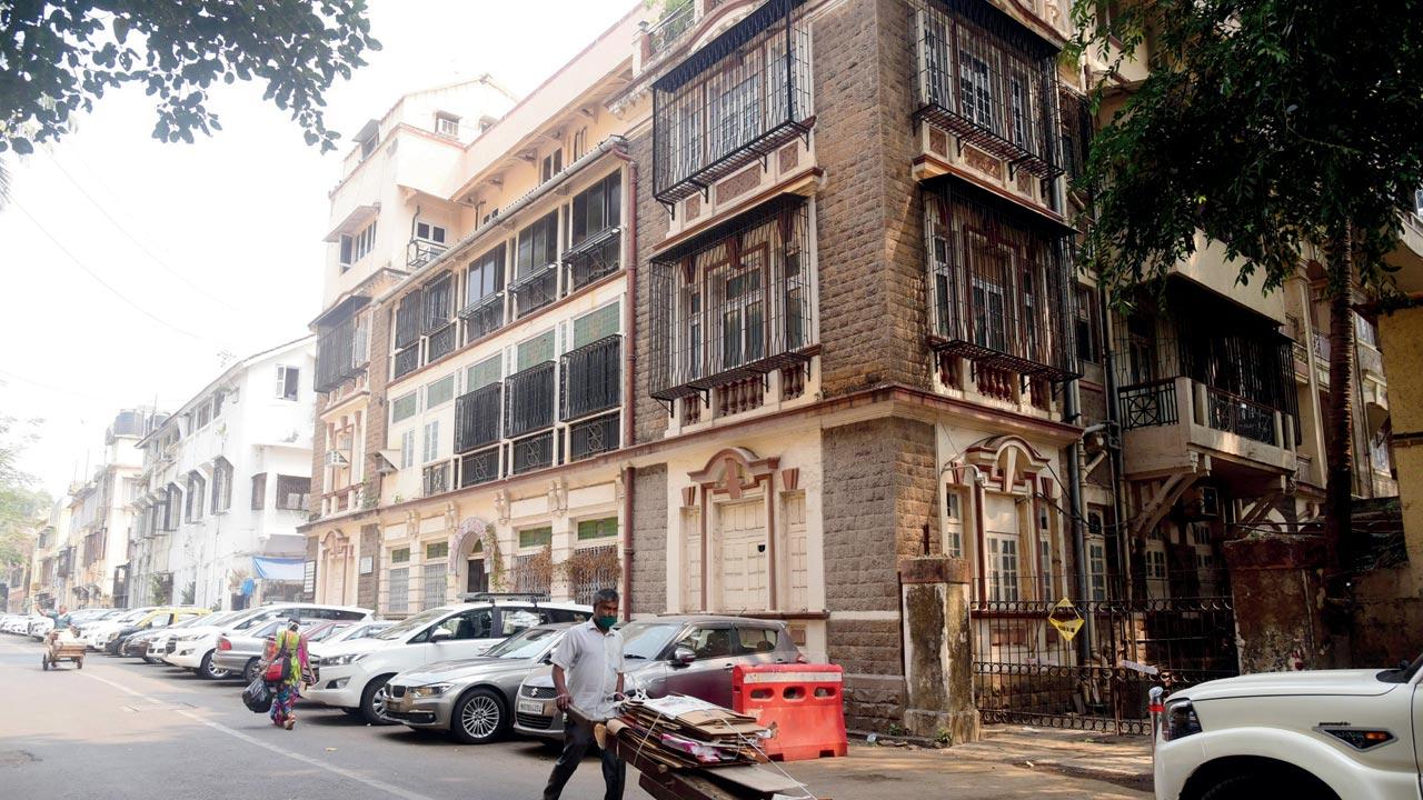 A children’s limerick remembers the sugarcane seller near De Sa Hospital and Chowpatty Band Stand. File pic