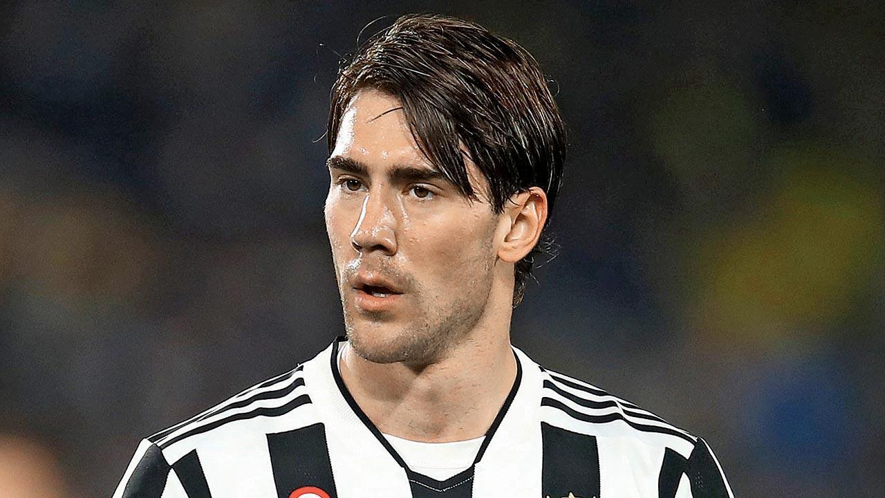 Debutant Vlahovic nets in 31 secs, but Juve held