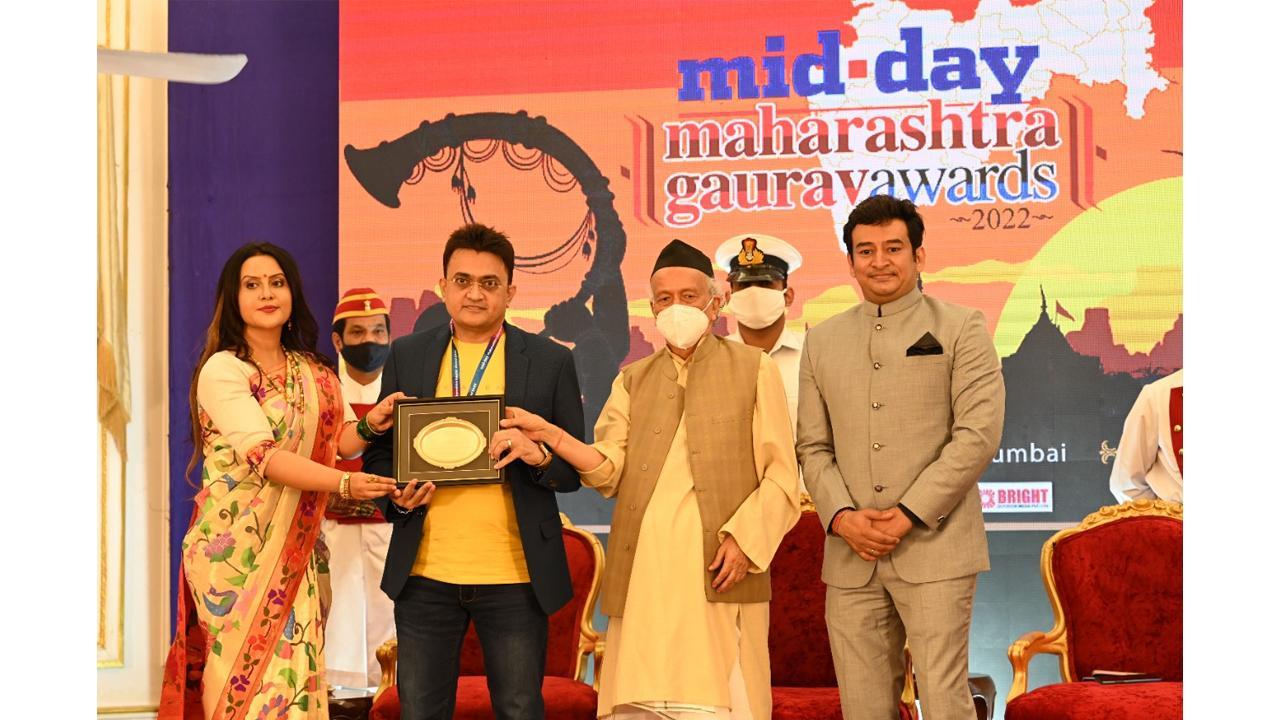 Ppunit Ddesai, Numerologist and Vaastu Consultant expert felicitated with Midday Maharashtra Gaurav Award.