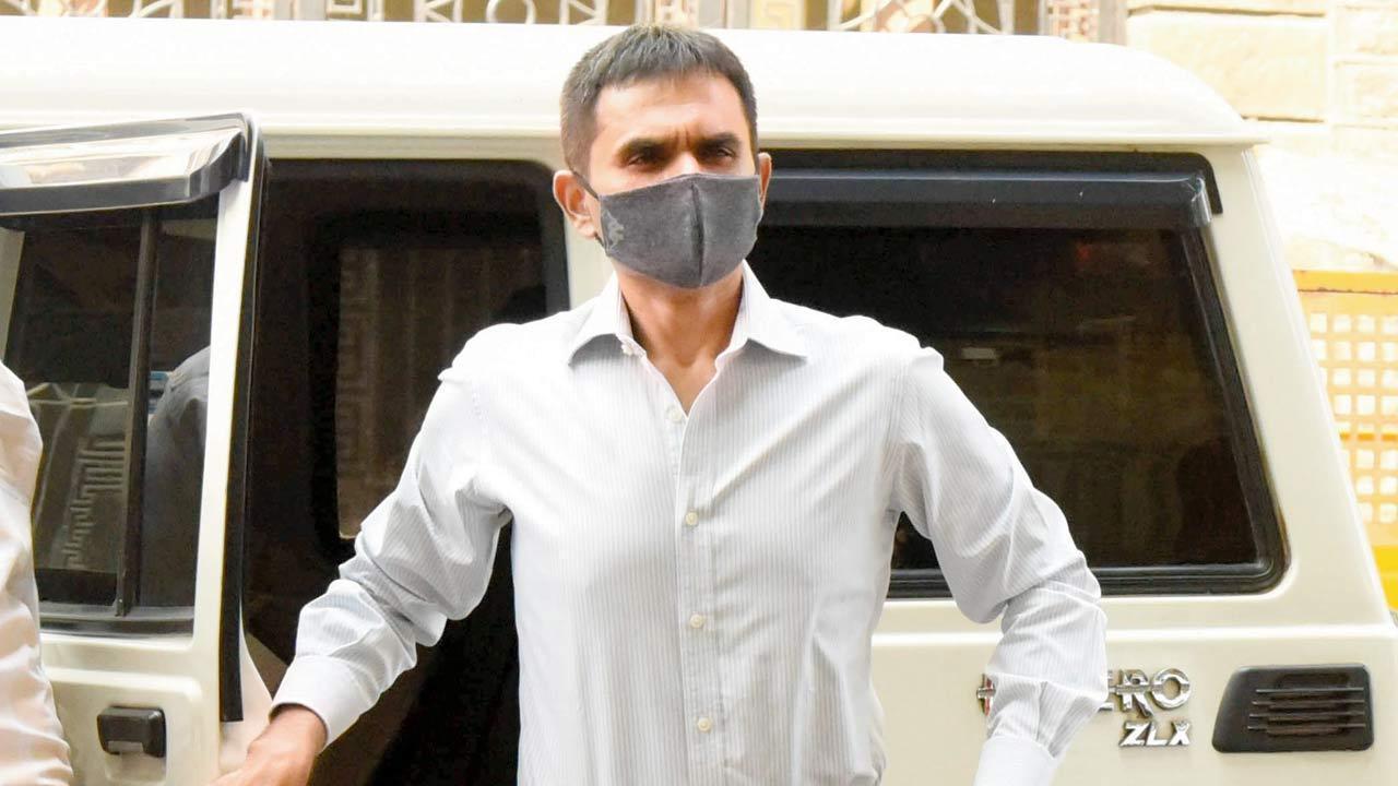 Forgery case: Mumbai NCB ex-chief Sameer Wankhede appears before Thane police
