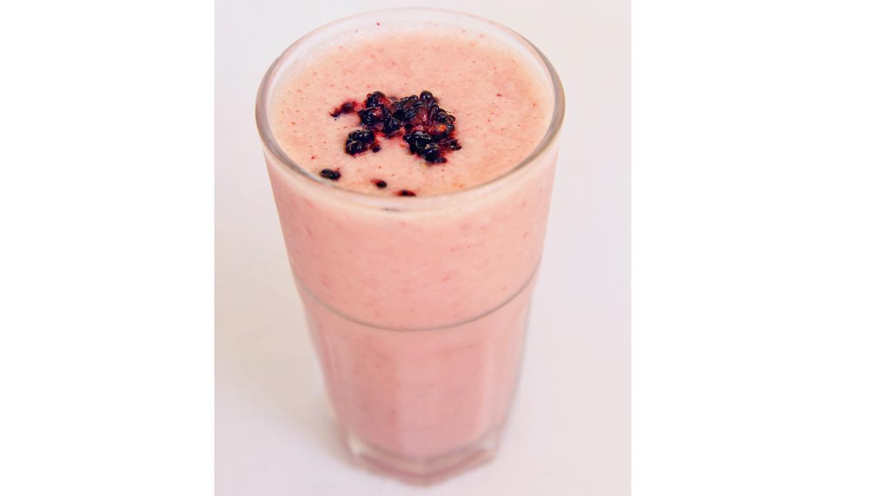 The banana and mulberry smoothie