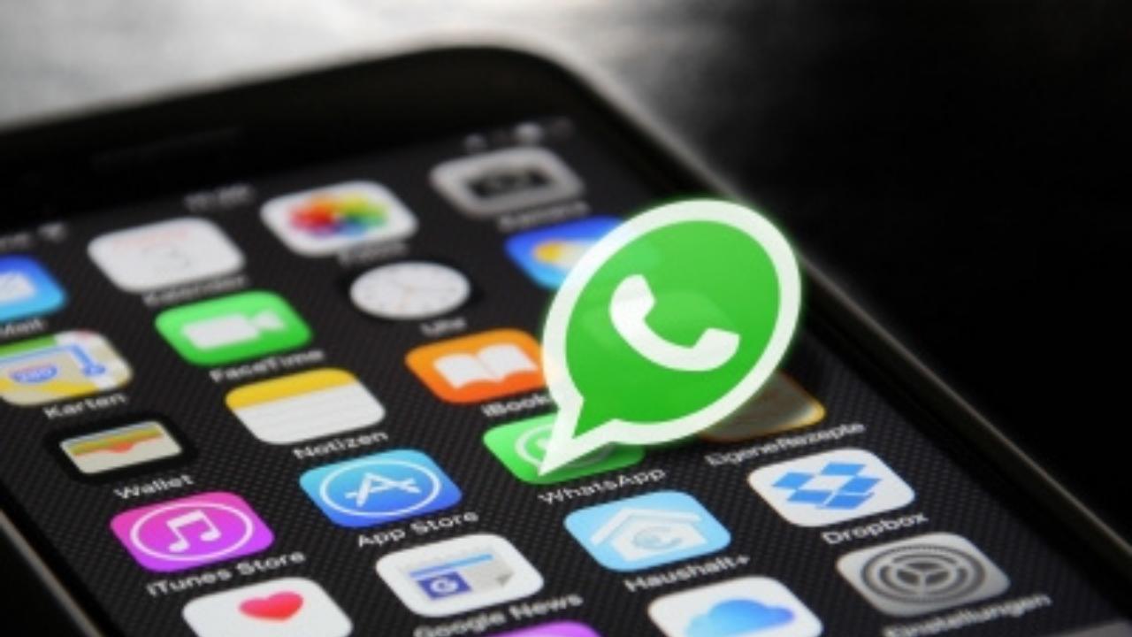 WhatsApp may allow users to add cover photo to profile for business accounts
