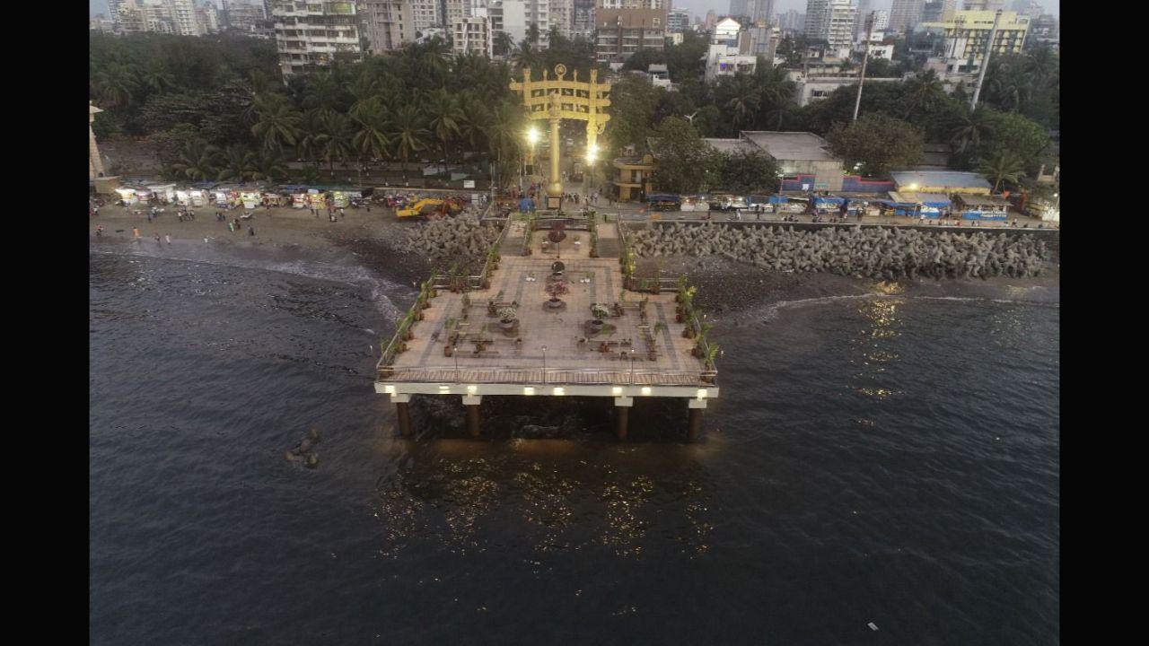 Mumbai: Aaditya Thackeray inaugurates viewing deck at Dadar