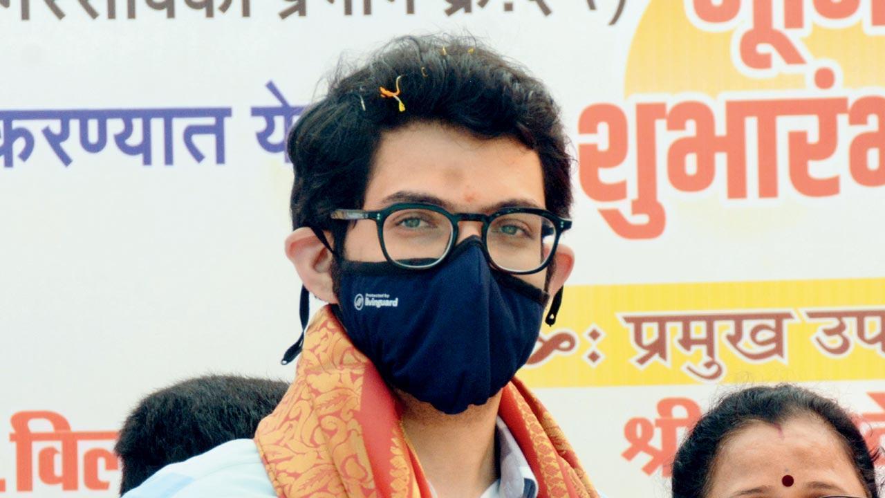 Aaditya Thackeray visits fly ash dumping site, says govt 'will ensure environment isn't harmed'