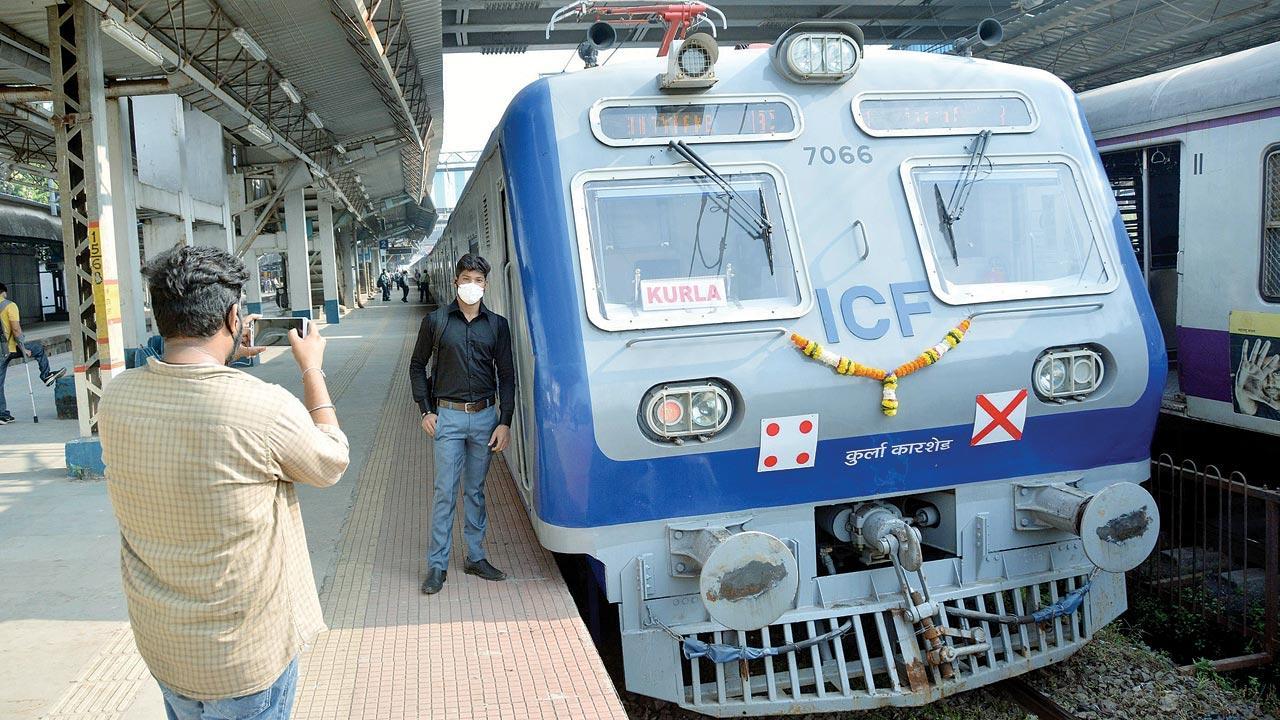 Central Railway borrows AC local train from WR for Thane-Diva line