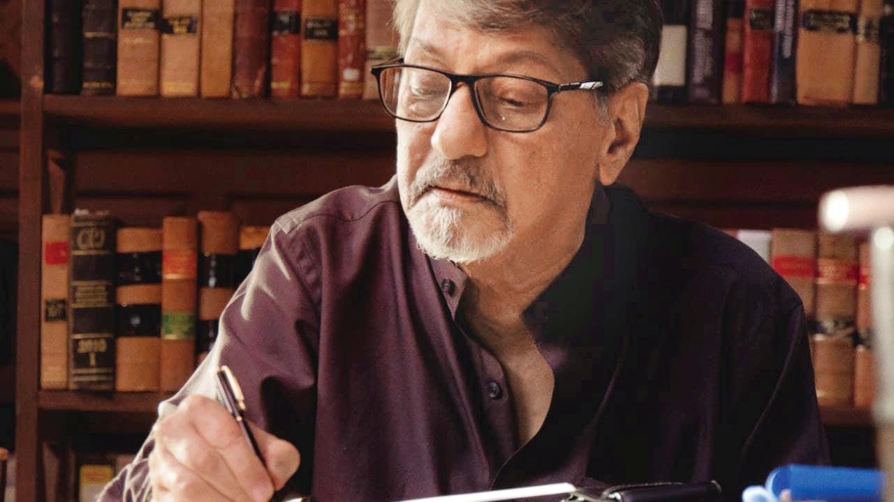  Amol Palekar 