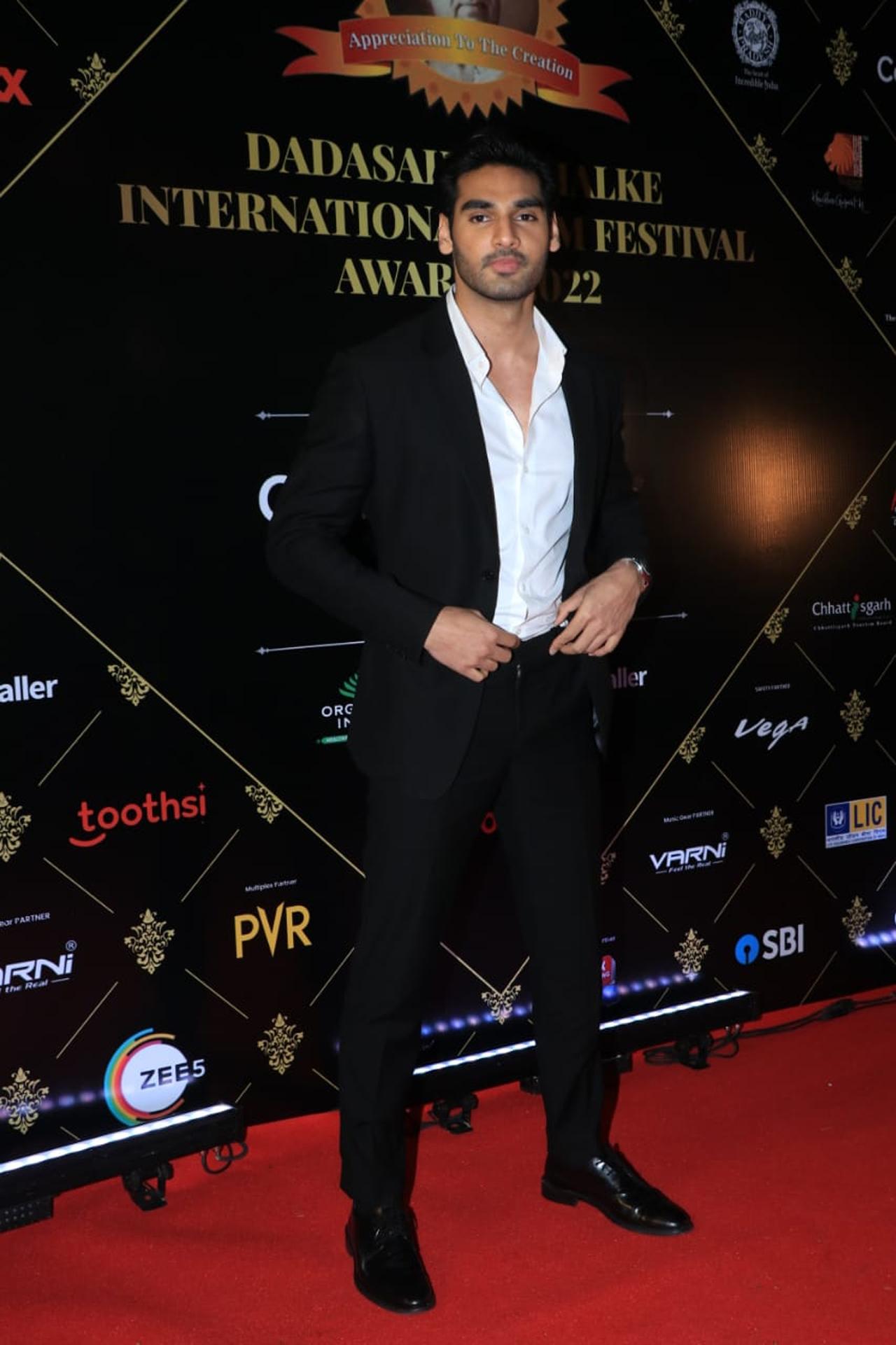 The star-studded night honoured the talented artists for their outstanding contribution to Indian cinema. Ahan Shetty, who made his acting debut with Tadap, also attended the red carpet ceremony.