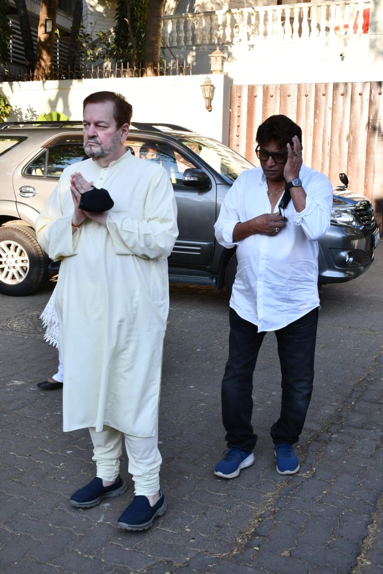Niel Nitin Mukesh's father Nitin Mukesh, who is also a singer, was clicked at Bappi Da's Juhu residence.