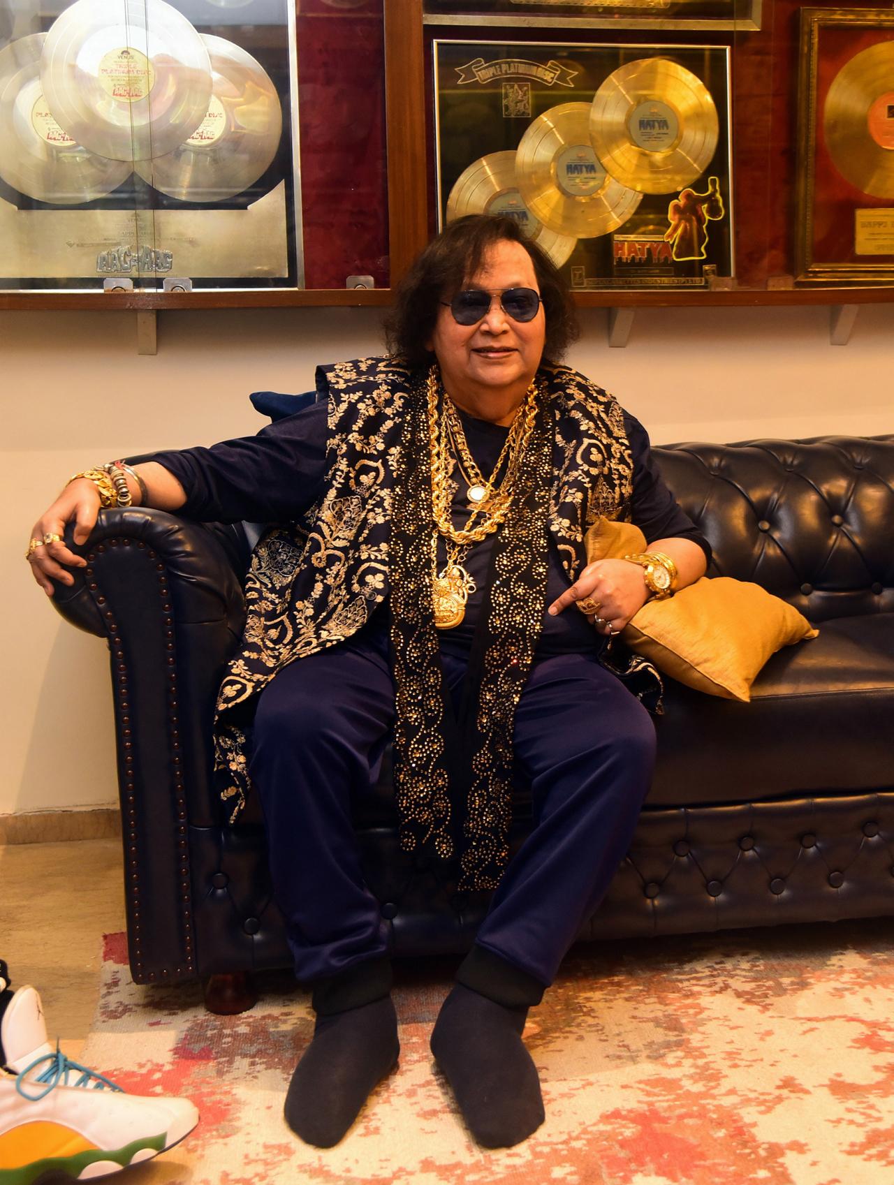During his career, Bappi Lahiri directed top legends like Mohammed Rafi, Lata Mangeshkar, his 'Mama' Kishore Kumar, Asha Bhosale, Usha Uthup and many more to create waves with soulful, vibrant and rhythmic music. Lahiri created musical marvels with his compositions in 'Chalte, Chalte' (1976), 'Suraksha' with the pacy 'Gunmaster G9' becoming as popular as 007, and 