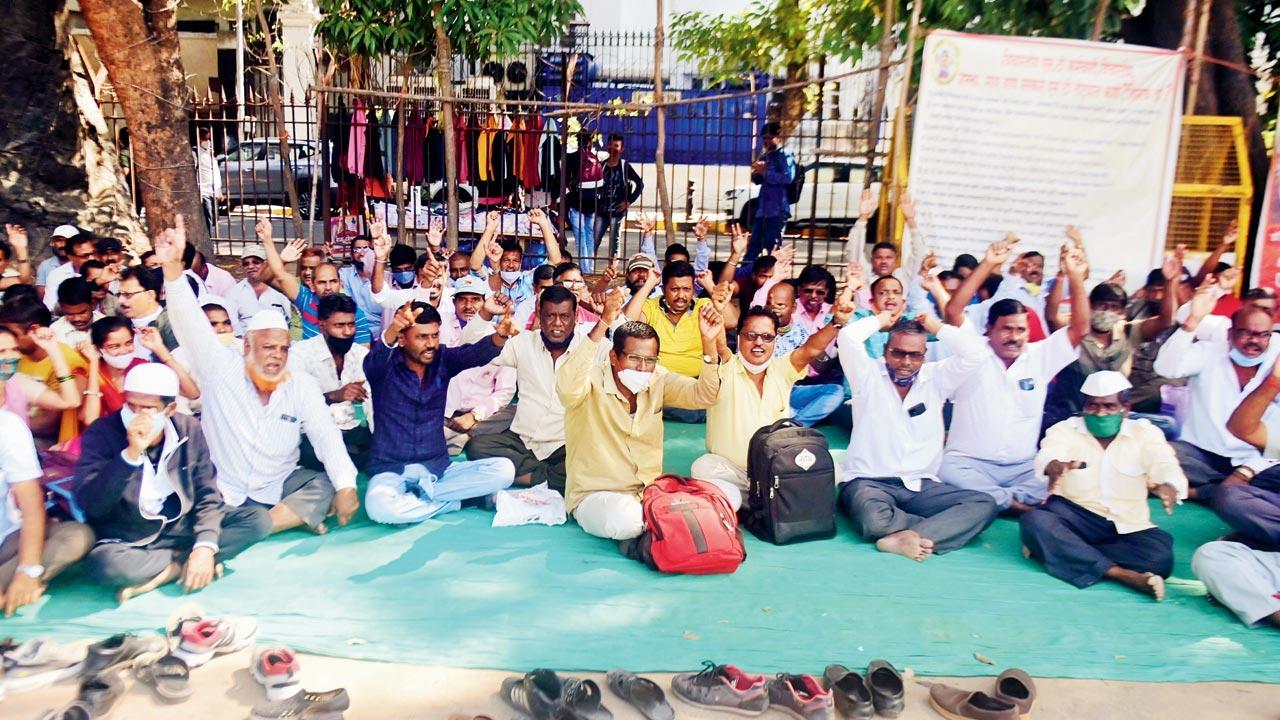 For cash-less MSRTC, private staffers become bloodsuckers