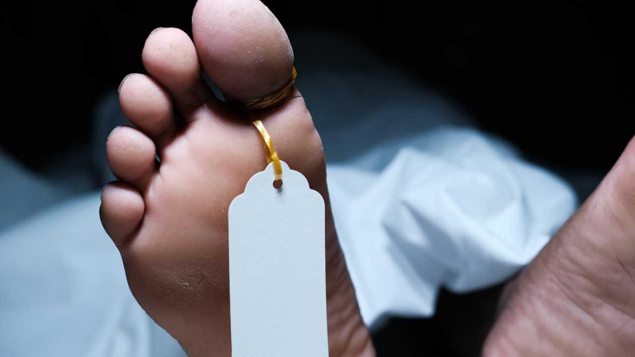 Mumbai: 29-year-old balloon vendor run over while breastfeeding her child