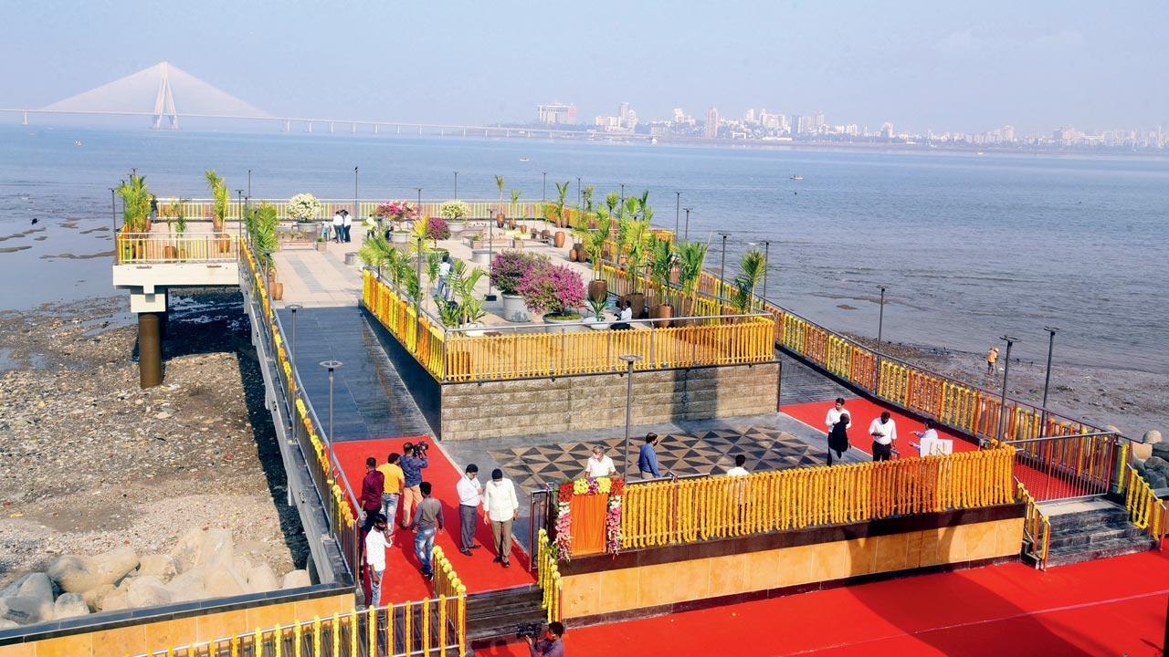 Mumbai gets its first viewing deck over Dadar shore