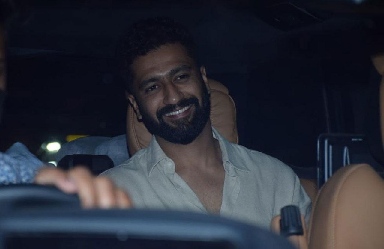 Vicky Kaushal kept it cool and causual at the film's screening. He got married to Katrina Kaif in Rajasthan on December 9. A video of a SpiceJet air hostess dancing to the 'Dholida' song from Alia Bhatt-starrer 'Gangubai Kathiawadi' is going viral on social media. The air hostess, identified as Uma Meenakshi, can be seen nonchalantly grooving to the song.