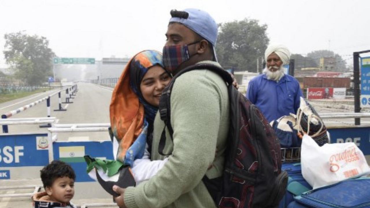 On ‘Hug Day’, Mumbaikars share how they find solace in hugging their dear ones