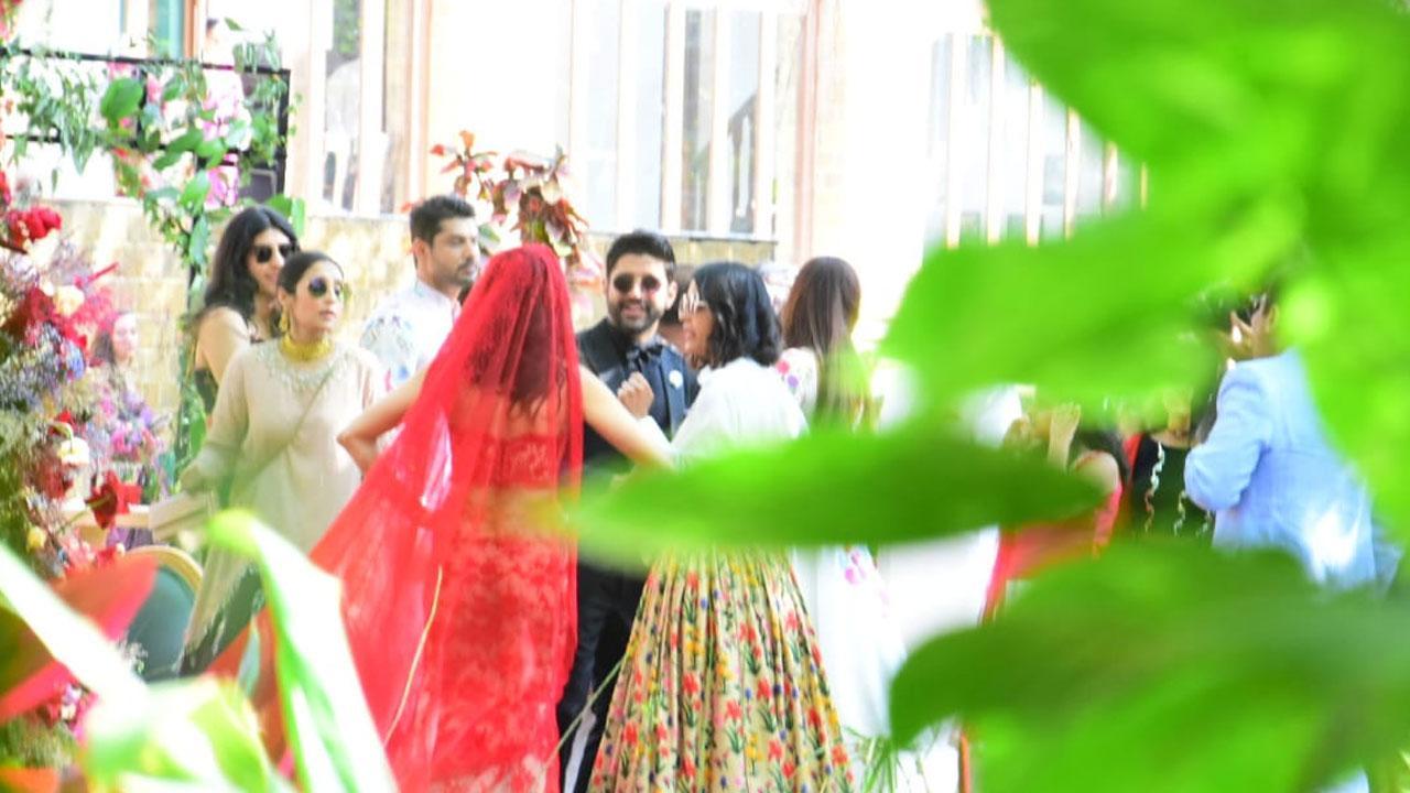 Javed Akhtar recites a poem as his son Farhan Akhtar gets married to Shibani Dandekar