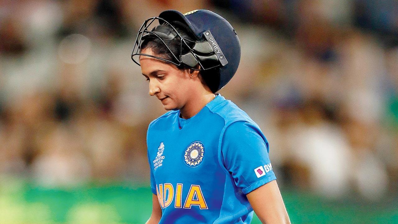 Harmanpreet Kaur must change attitude, mindset: Coaches