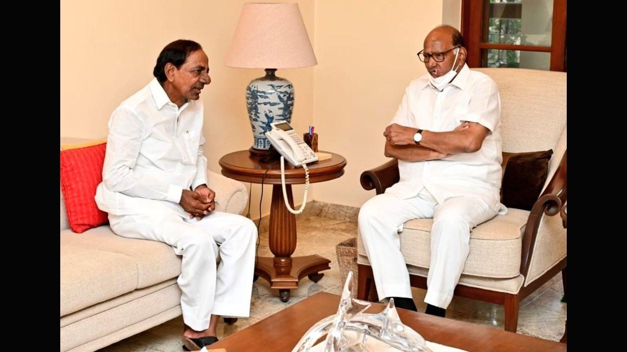 Telangana CM K Chandrashekar Rao holds political discussions with Sharad Pawar in Mumbai