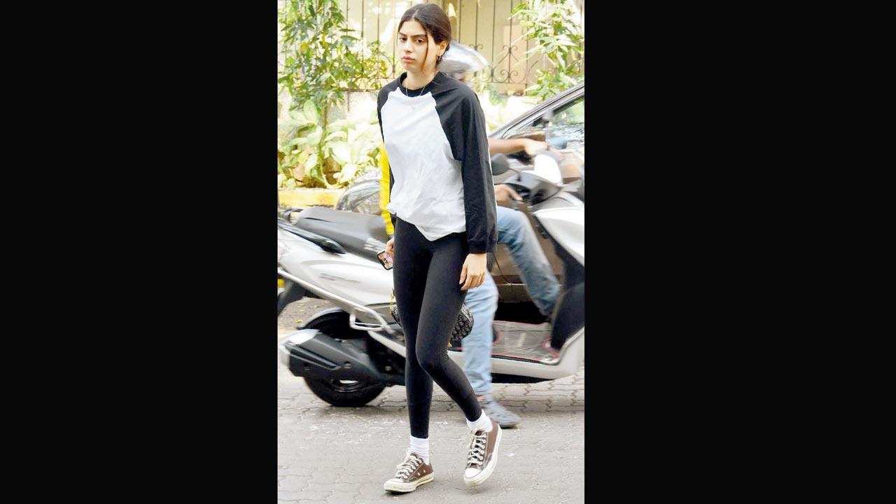  Khushi Kapoor 