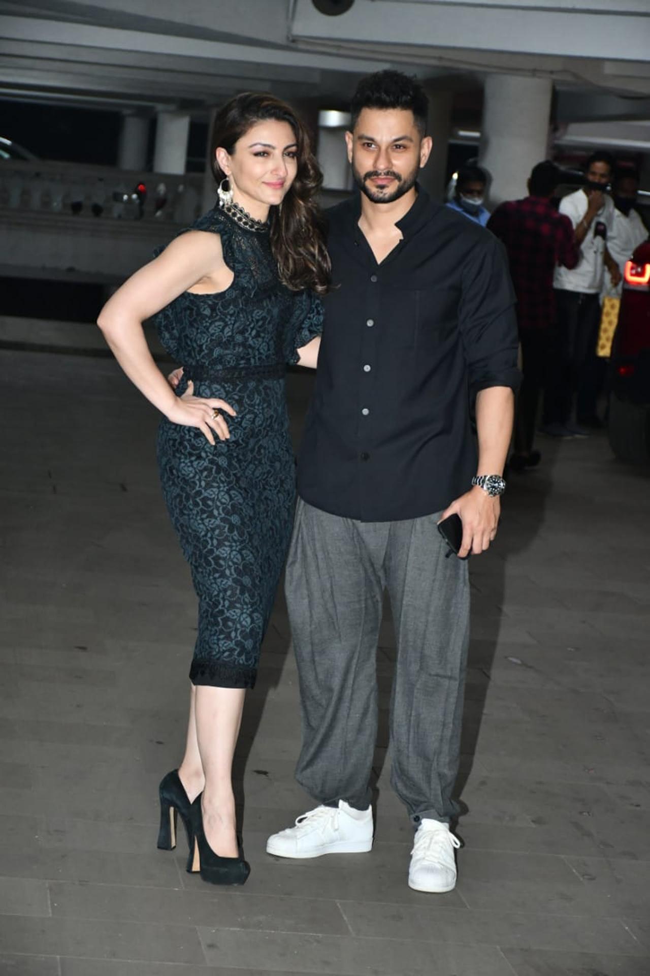 Soha Ali Khan opted for a black lacey dress, whereas Kunal Kemmu sported a casual attire as they arrived at Shibani-Farhan's post-wedding party.