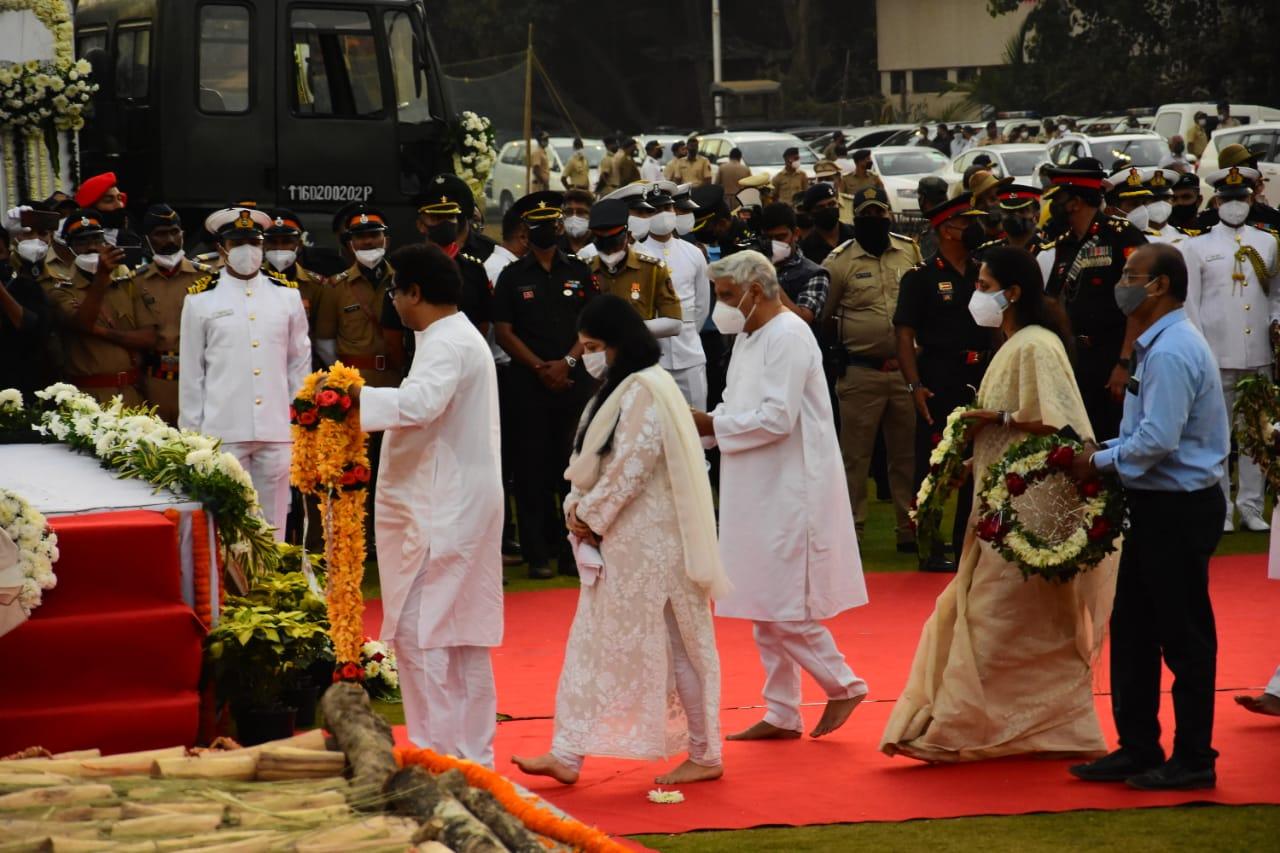 The mortal remains of Lata Mangeshkar draped in the national flag, were taken in a truck from her residence in south Mumbai to Shivaji Park for the last rites.
 