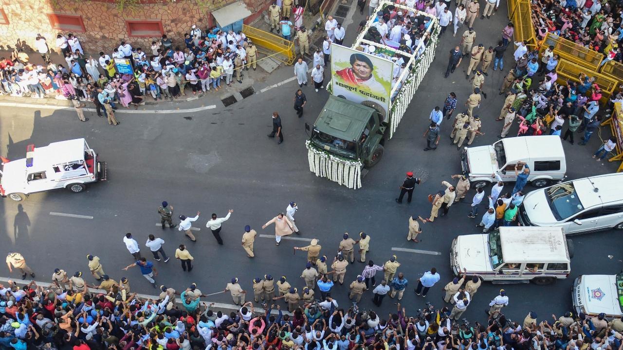 IN PHOTOS: Thousands join Lata Mangeshkar's final journey