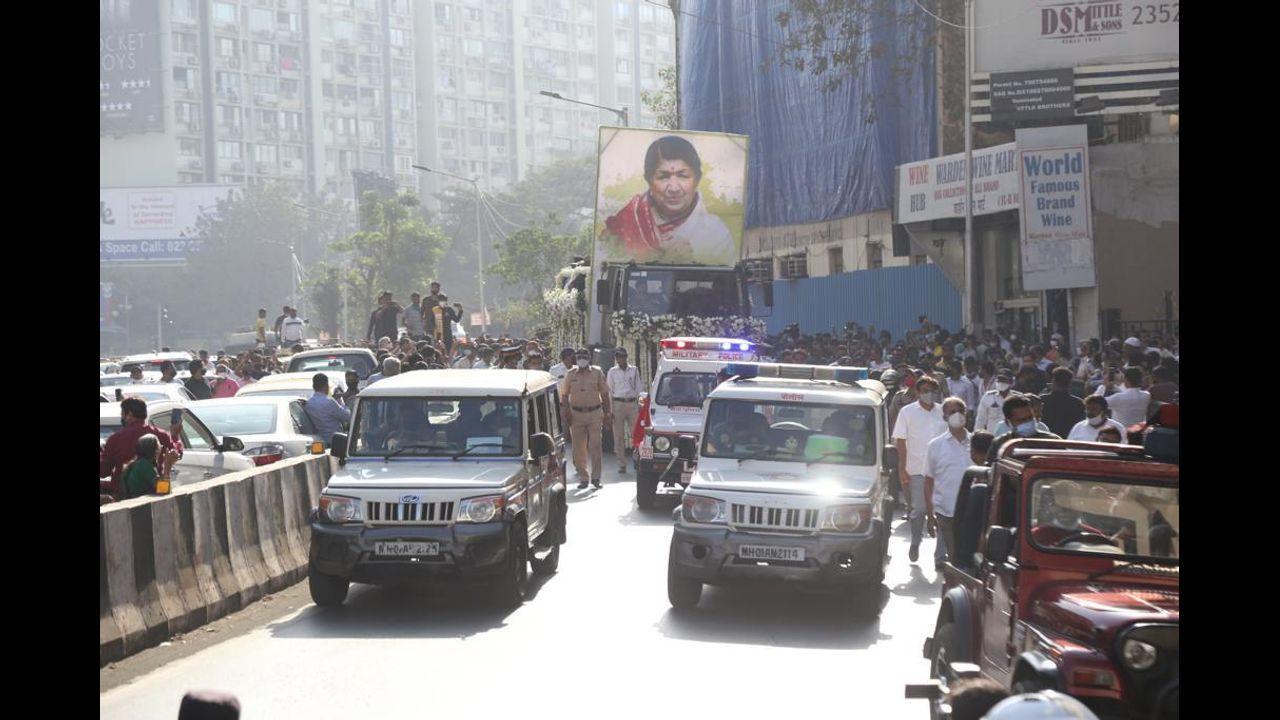 Maharashtra declares public holiday on Monday to mourn demise of Lata Mangeshkar