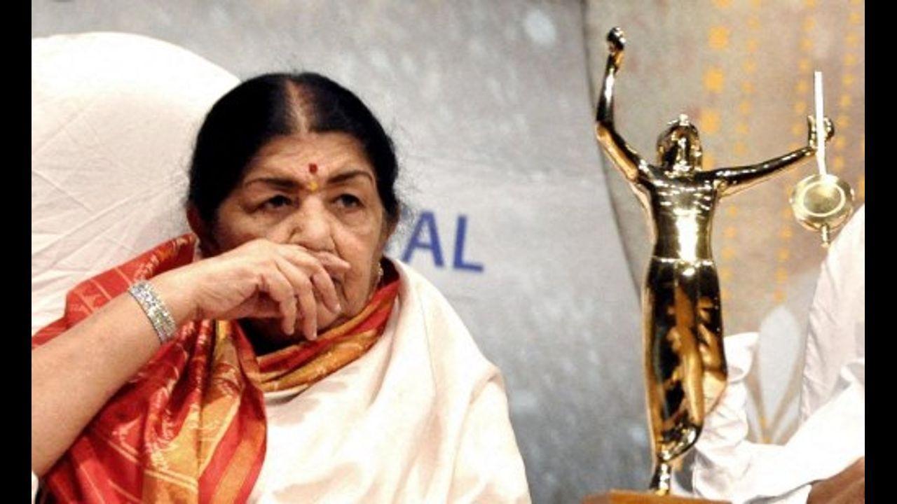 'She ruled the world of music': Pak minister on Lata Mangeshkar's demise        