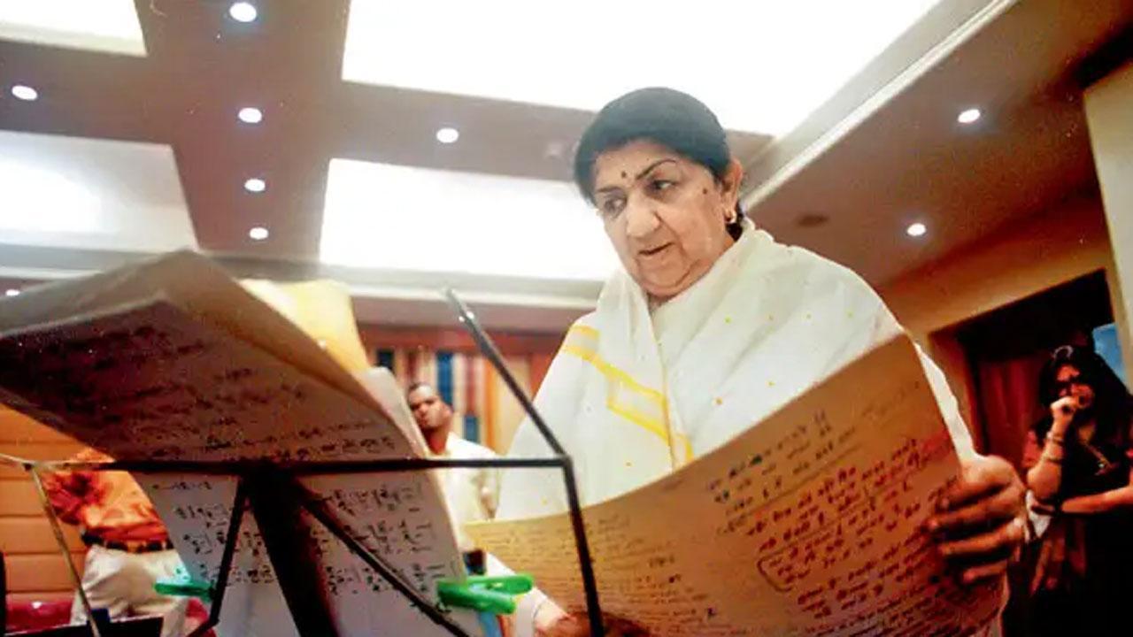 Maha BJP MLA Ram Kadam writes to CM for Lata's memorial at Shivaji Park