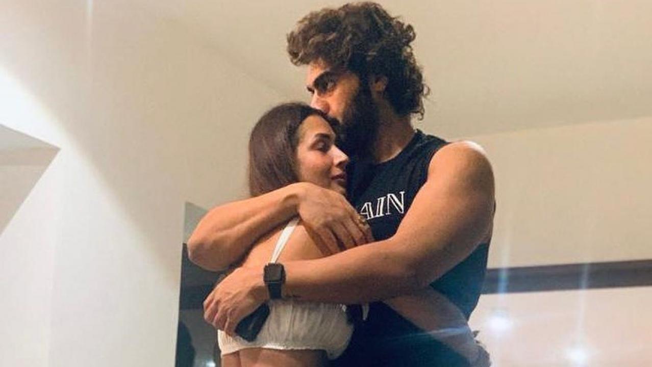 Malaika Arora and Arjun Kapoor seal it with a kiss this Valentine's Day