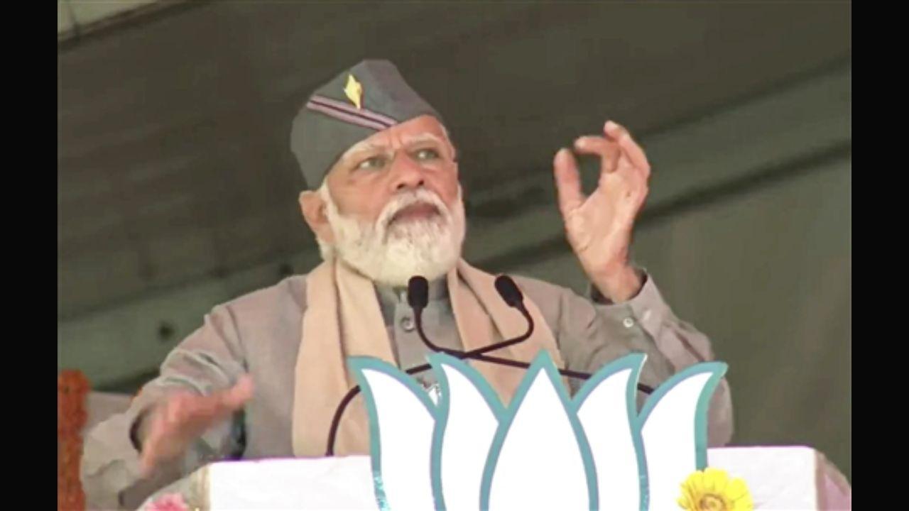 PM Narendra Modi slams Congress over dynastic politics