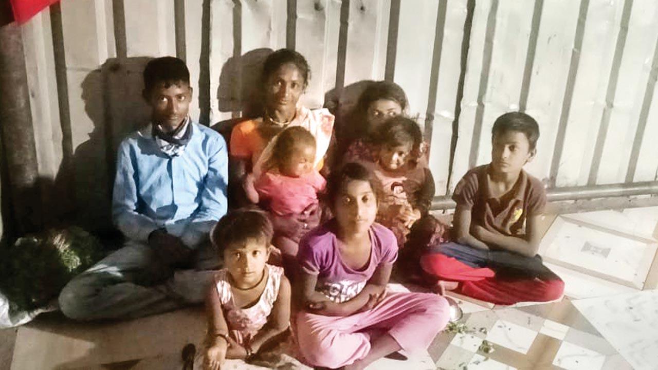 Swati Kale with her seven children. She has demanded the strictest punishment for the guilty cops 