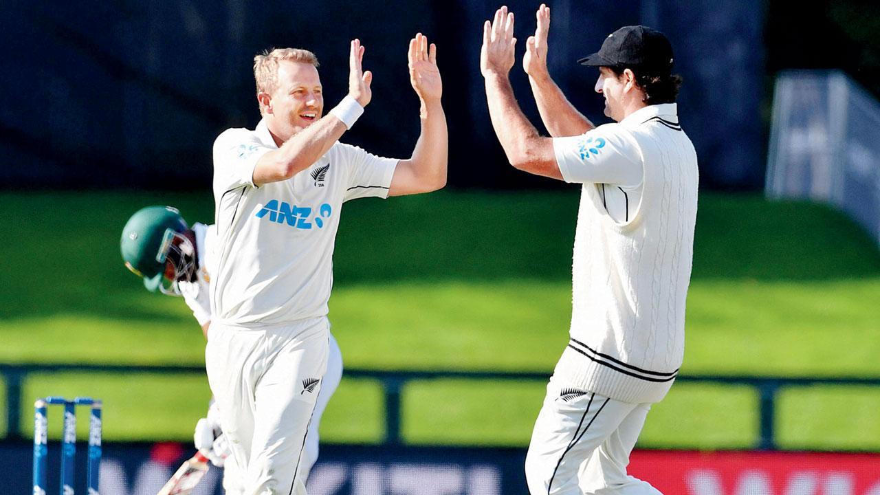 Kiwis hit back as Proteas reach 140-5 to lead by 211 on Day 3