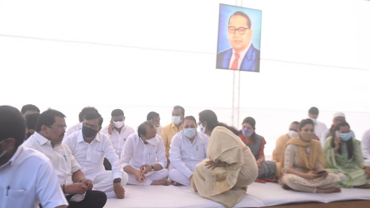 Maharashtra ministers sit on protest against Nawak Malik's arrest